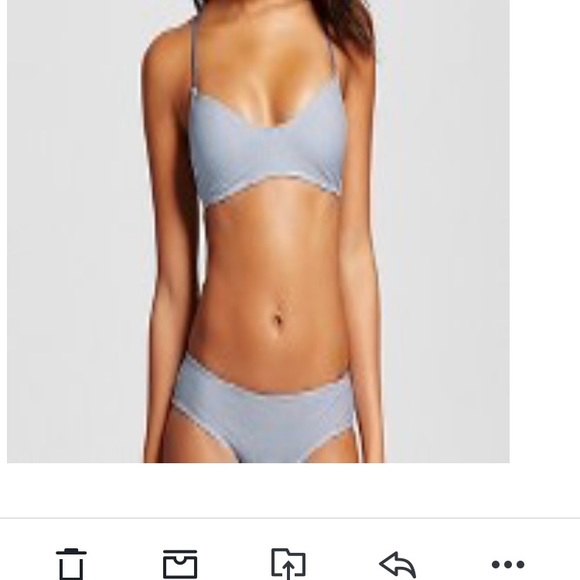 Bikini - Picture 5 of 6